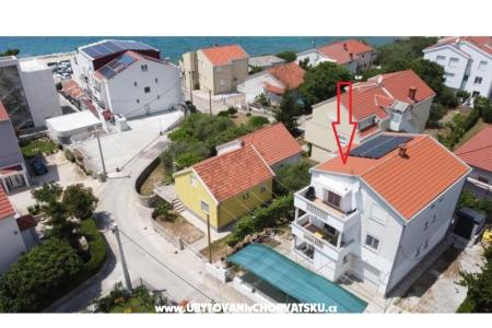 Apartments Zara by the sea photo 4