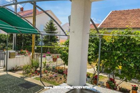 Apartments Zara by the sea photo 5