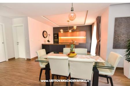 Calypso Royal Apartment photo 4