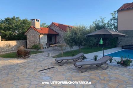 Stone House photo 2