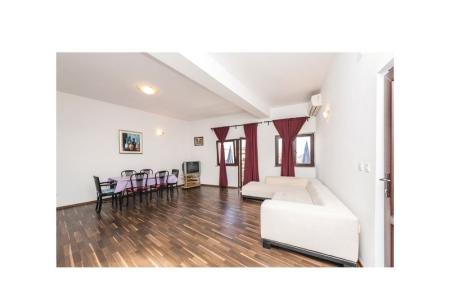 Sunshine Apartments photo 2