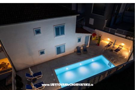 GaLa Apartments photo 4