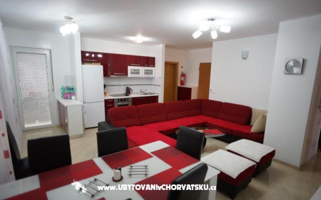 Villa Popić – Accommodation Baska Voda Kroatië