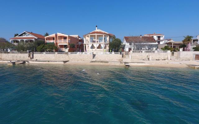 Apartments First row to the sea – Accommodation Bibinje Kroatië