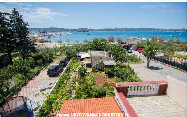 Apartment Anastazija i sobe RoLo uz  – Accommodation Biograd Kroatië