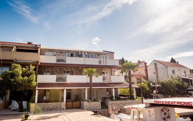 Marinus Apartments – Accommodation Blace Kroatië