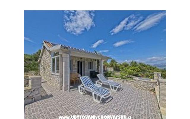 Vacation house Domina Dučac – Accommodation Island of Brac Kroatië