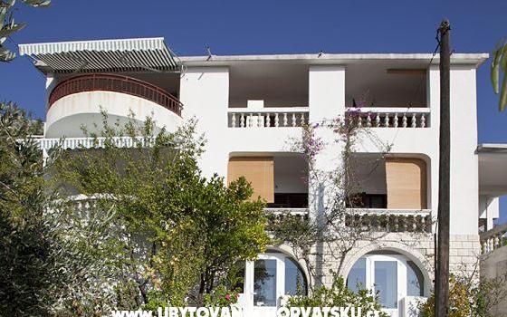 Apartments Vila Stipuka – Accommodation Brela Kroatië