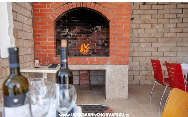 Apartments Antonio – Accommodation Dugi Rat Kroatië