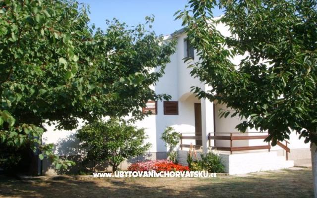 Vacation house - Apartment Milka – Accommodation Sv. Filip i Jakov Kroatië