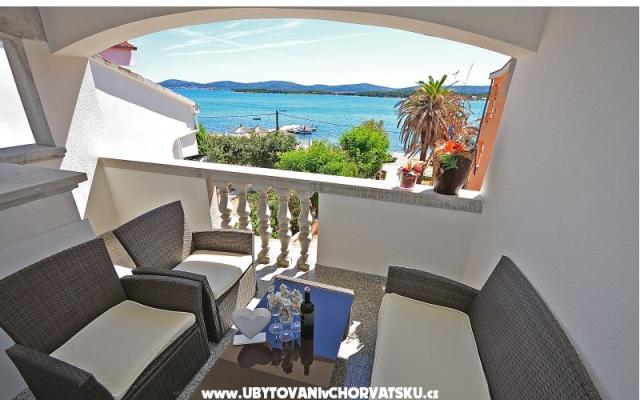 Apartments Božo i Slavica – Accommodation Sv. Filip i Jakov Kroatië