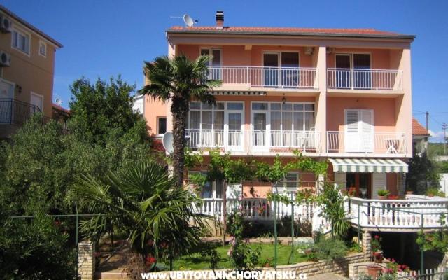 Apartments Roje Sv. Filip i Jakov – Accommodation Sv. Filip i Jakov Kroatië