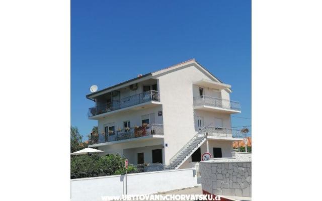 Apartments Pedišić – Accommodation Sv. Filip i Jakov Kroatië