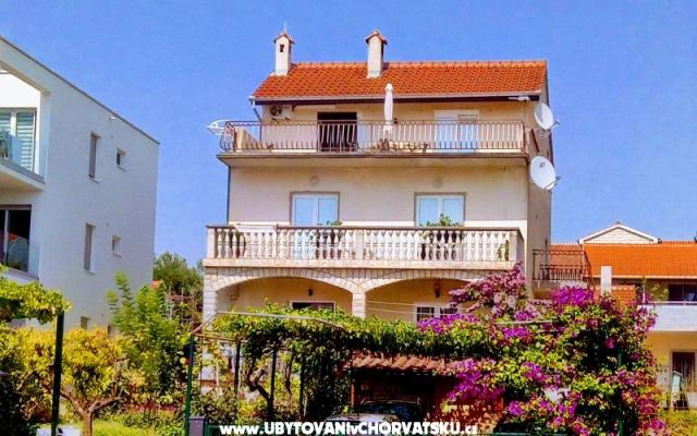 Apartments Jelka  – Accommodation Sv. Filip i Jakov Kroatië