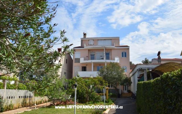 Cvita House Apartments – Accommodation Sv. Filip i Jakov Kroatië