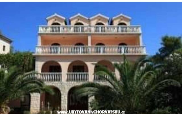 Apartments Komarica – Accommodation Island of Hvar Kroatië