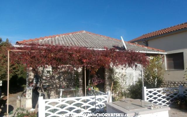 Vacation house - Zapuntel – Accommodation Islands Ist &amp; Molat Kroatië