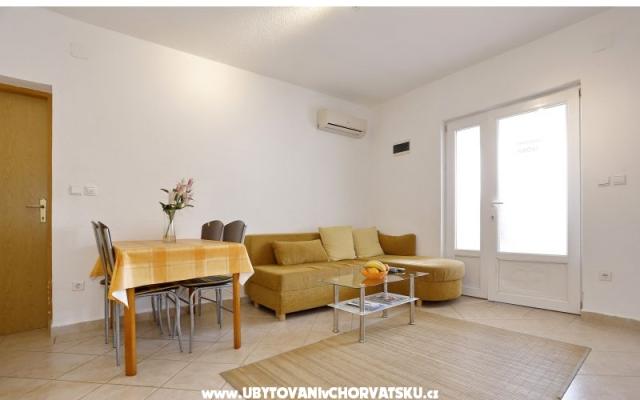 Apartments Leona – Accommodation Karlobag Kroatië