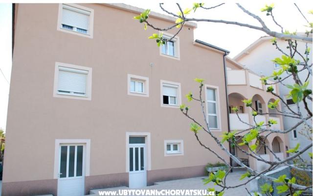 Apartments Brnas – Accommodation Kastela Kroatië