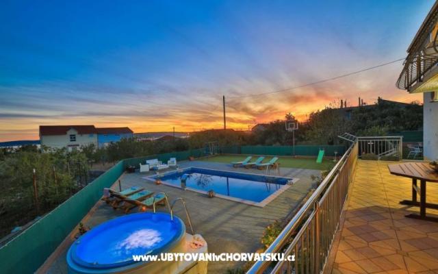 Miraholiday House – Accommodation Kastela Kroatië