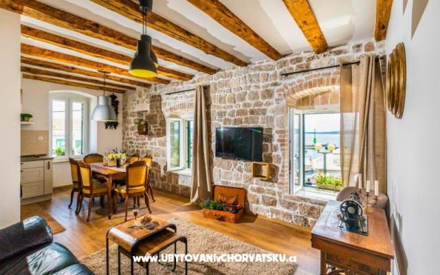 Sea Castle Apartment Gajo – Accommodation Kastela Kroatië