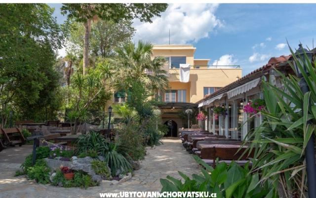 Villa Apartments Julca – Accommodation Kastela Kroatië