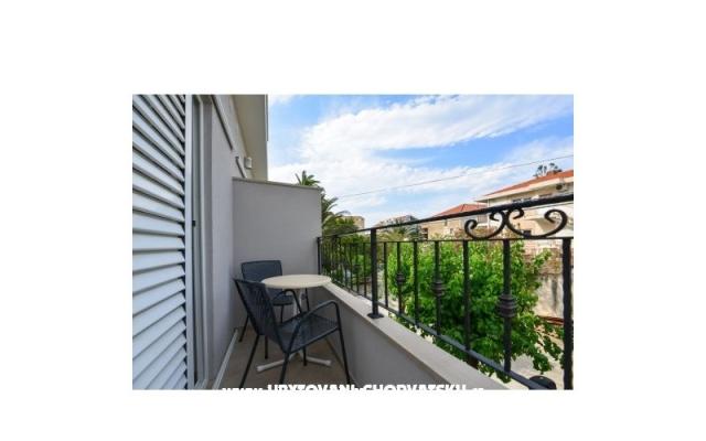Apartments Dina – Accommodation Makarska Kroatië