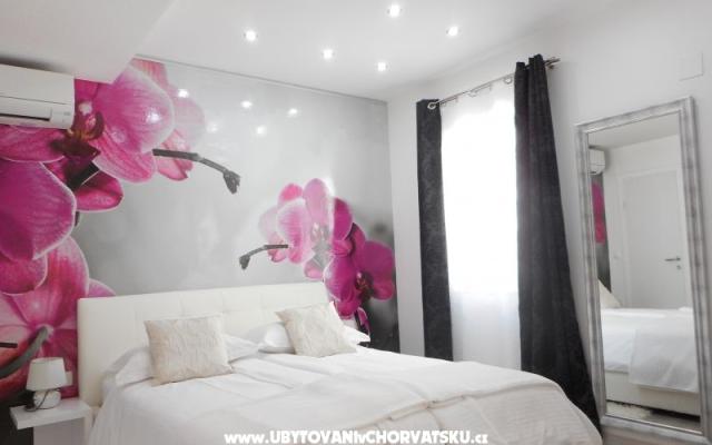 Familia City Center Apartments – Accommodation Makarska Kroatië