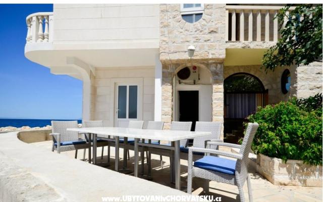 House MIRA – Accommodation Makarska Kroatië