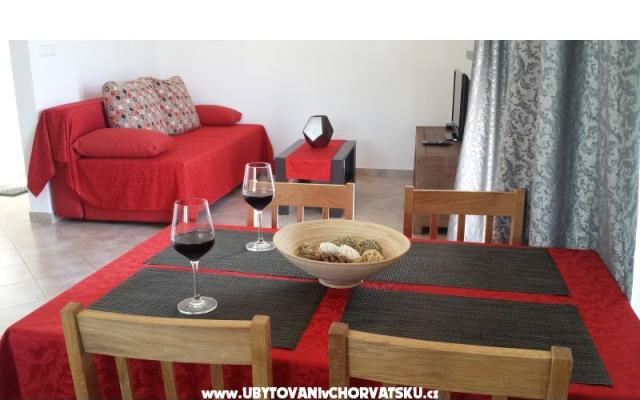 Apartments Sevid Nikša i Lucija – Accommodation Marina - Trogir Kroatië