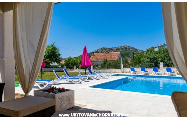 MiL Mare Holiday Apartment – Accommodation Marina - Trogir Kroatië