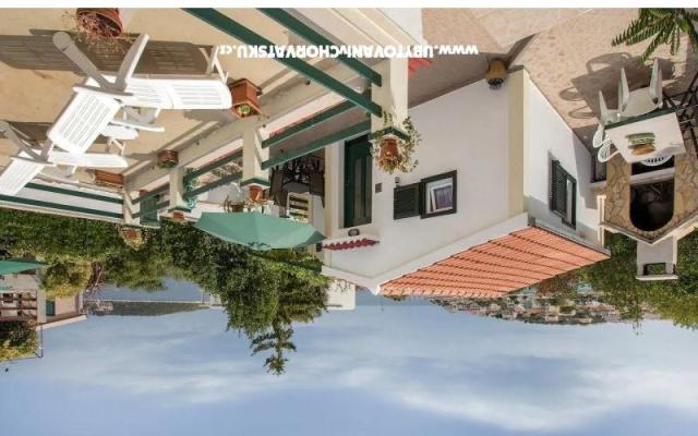 Studio i Vacation house Maestral – Accommodation Marina - Trogir Kroatië