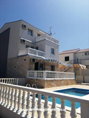 Vacation house Postonjski – Accommodation Maslenica Kroatië