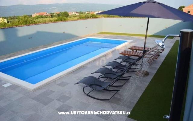 Holiday House Meri – Accommodation Novigrad Kroatië