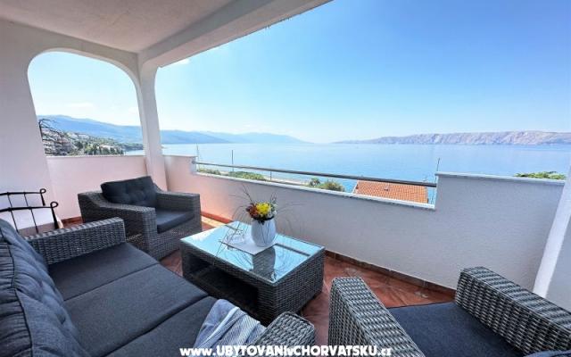 Apartments Villa Laurus – Accommodation Novi Vinodolski Kroatië
