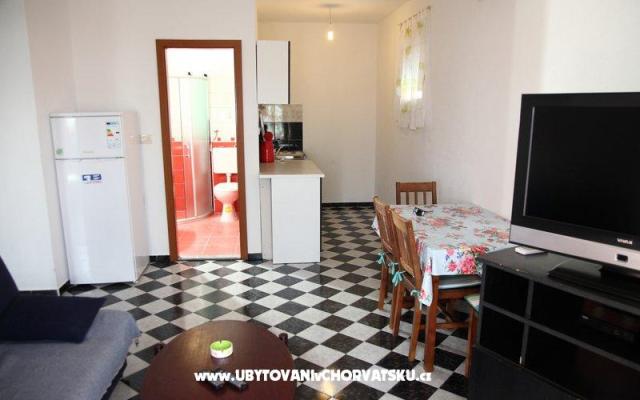 Apartments Dona – Accommodation Omis Kroatië
