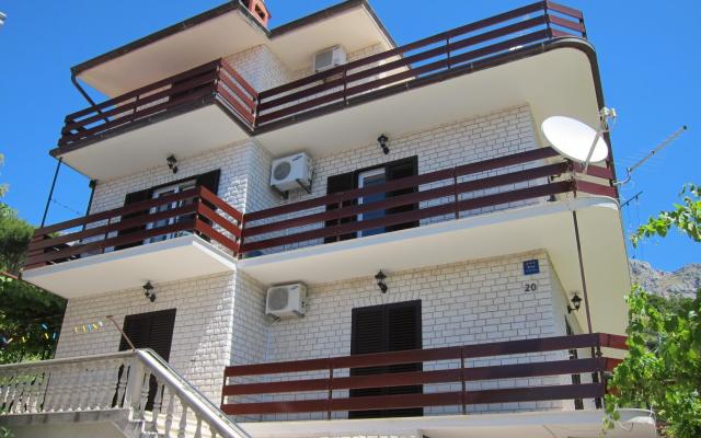 Apartments Mladen Duće – Accommodation Omis Kroatië