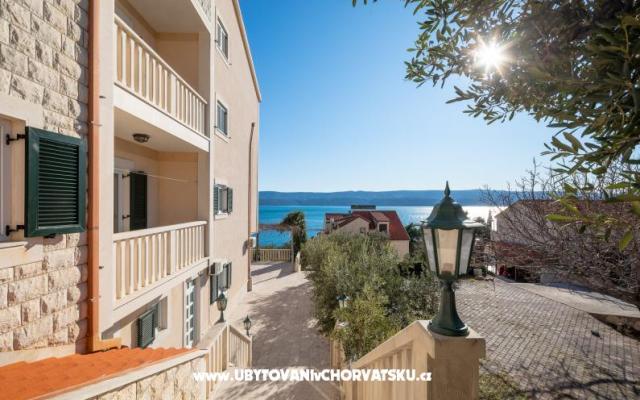 Family Rooms &amp; Apartments Omis – Accommodation Omis Kroatië