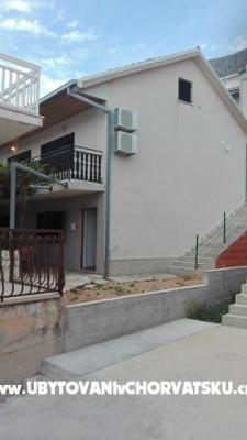 Vacation house Marija – Accommodation Omis Kroatië