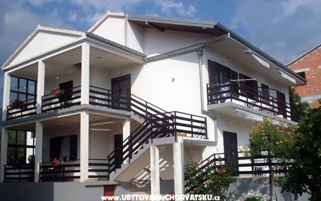 Apartments vesela – Accommodation Starigrad Paklenica Kroatië