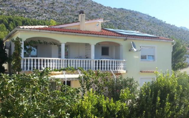 Villa Mirta – Accommodation Starigrad Paklenica Kroatië