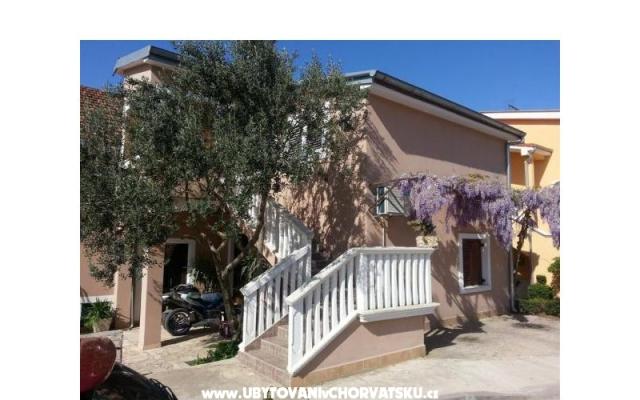 Apartments Antonela – Accommodation Pakostane Kroatië