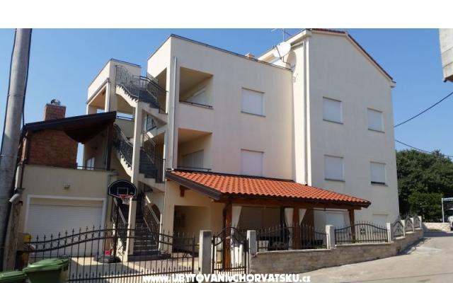 Apartments Barbara – Accommodation Pakostane Kroatië