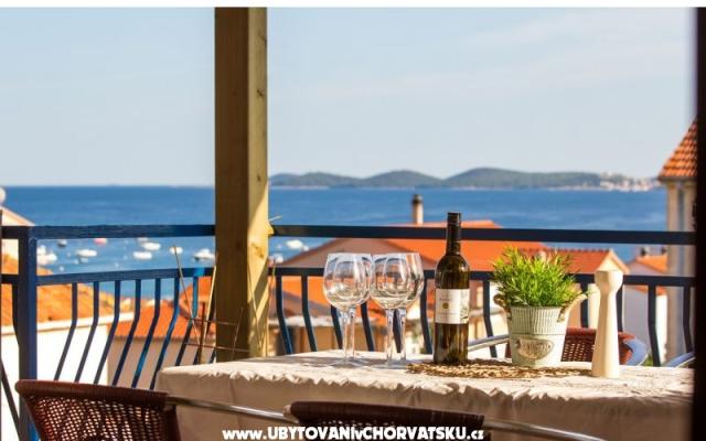 Apartments Ino – Accommodation Pakostane Kroatië