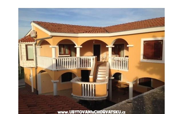 Apartments Petra – Accommodation Pakostane Kroatië