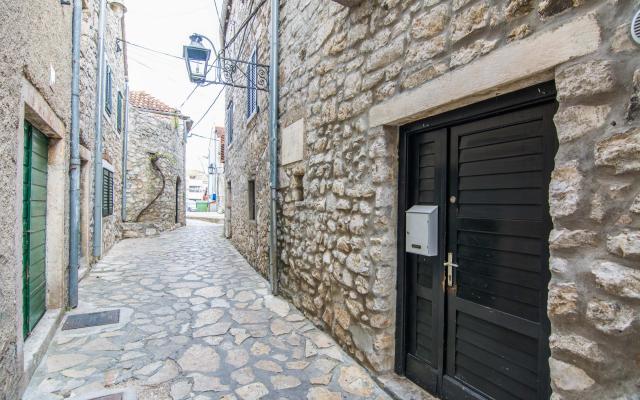 Old Town House – Accommodation Pakostane Kroatië