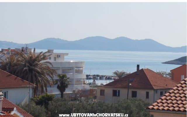 Pansion Lanterna – Accommodation Pakostane Kroatië