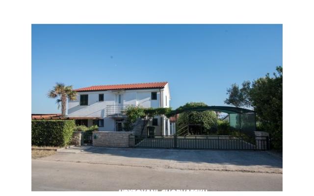 Apartments Bukvić – Accommodation Petrcane Kroatië