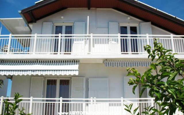 Apartments Niksa – Accommodation Petrcane Kroatië