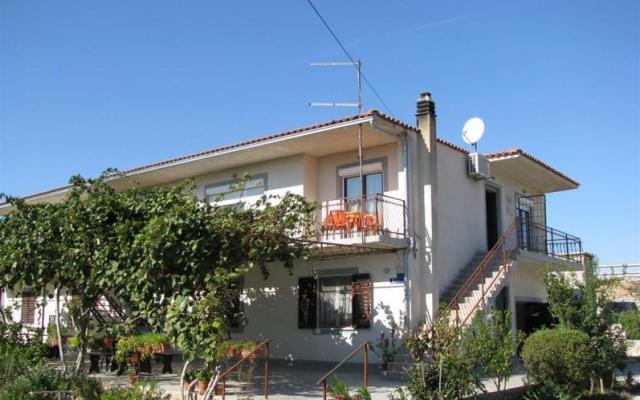 Apartment Letica – Accommodation Pirovac Kroatië